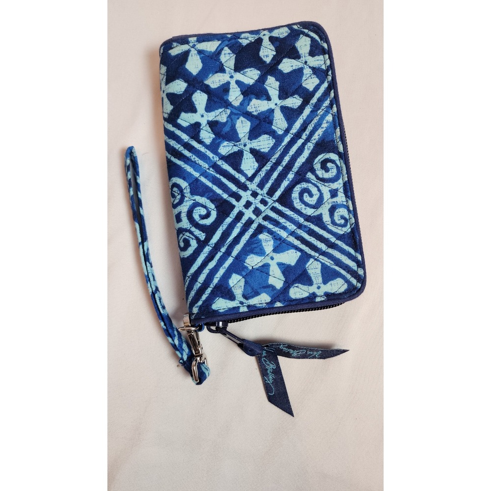Vera Bradley Georgia Wallet Wristlet Cuban Tiles Indigo Blue Quilted Zip Around